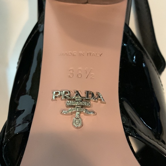 Authentic Prada black with flower sandals - Picture 7 of 7